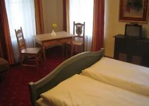 Hotell Townhouse Weisses Kreuz Boutiquehotel 3*
