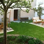 מלון Townhouse Weisses Kreuz Boutiquehotel 3*