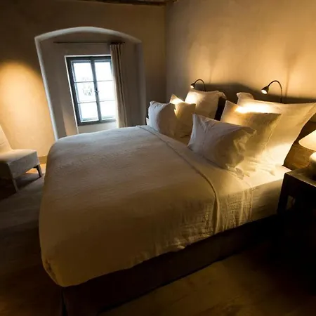 Отель Townhouse Weisses Kreuz Boutiquehotel 3*